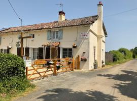 Hotel fotoğraf: Le Jardin de Rose 24 FEUILLEBERT Romagne 86700