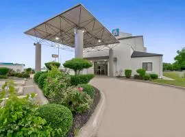 Motel 6-Denison, TX
