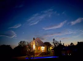 A picture of the hotel: River House - Luxury house on the border of the Tisza River