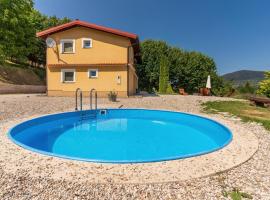 Hotel fotoğraf: Pet Friendly Home In Vrbovsko With Outdoor Swimming Pool