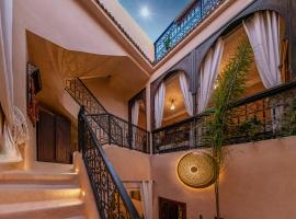 Фотография гостиницы: Riad Oumnia - Top emplacement - Riad en entier pour vous