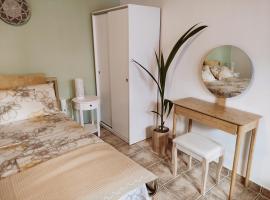 Hotel Photo: Cozy apartment in Peania (near Airport)