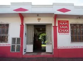 NAH SAM CHAK La Casa Rosada