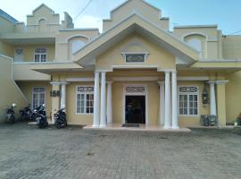 Hotel Photo: Hotel Pekalongan Syariah Mitra RedDoorz