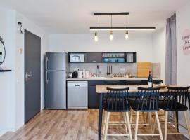 Hotel Photo: BreezHouse Sansa Urban Residence