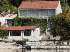 Hotel fotoğraf: Apartments by the sea Pomena, Mljet - 10426