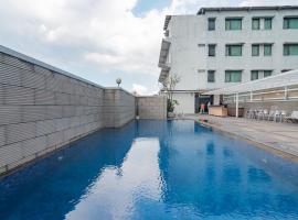 Hotel fotografie: Urbanview Hotel Newton Riau Bandung by RedDoorz