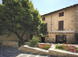 Logis Hôtel Restaurant Les Géraniums, hotel in Le Barroux