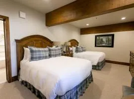 Deluxe Two Queen Room