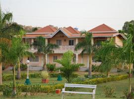 A picture of the hotel: Kishkinda Heritage Resort