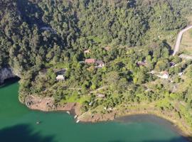 Hồ Thang Hen, hotel en Trà Linh