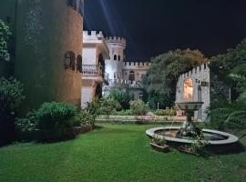 Castle By The Sea, hôtel à Artemi