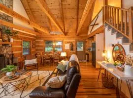 Creekside Cabin - Seven Devils,NC - Pet-Friendly, Close to Skiing & Hiking, and the Apline Coaster!