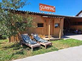 GLAMPING HOUSE RANČ LUŽE, hotel v destinaci Luže