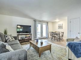 Hotel fotografie: Cary Townhome about Walk to Downtown and Breweries!