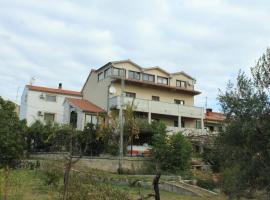 Ξενοδοχείο φωτογραφία: Apartments with a parking space Premantura, Medulin - 7443