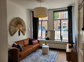 Hotel Photo: Characteristic ground floor apartment with box bed