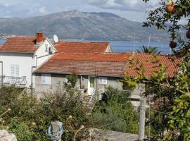 Hotel fotoğraf: Apartments by the sea Korcula - 9217