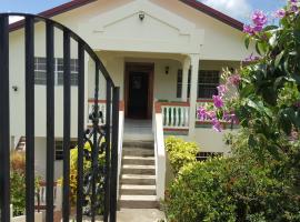 Delightful 4bed modern villa with WiFI, hotel v mestu Gros Islet