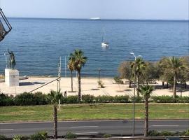 Фотографія готелю: Finer Things Flisvos Beach Condo in Palaio Faliro