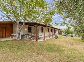 Hotel Photo: Awesome Home In Morro Doro Te With Wifi