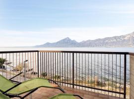 Hotel Foto: Nice Apartment In Castelletto Di Brenz, With House Sea View