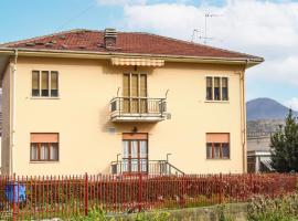 Hotelfotos: Beautiful Home In Santambrogio Di T, With Wifi