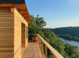 Foto di Hotel: Chatka - A - Vyhlídka nad řekou