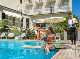 HOTEL TRIONFAL - Fronte Mare - Vicinissimi al Centro, Hotel in Milano Marittima