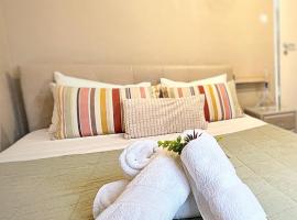 Foto di Hotel: Private Place to Stay self check in-nonstop- NETFLIX-WIFI