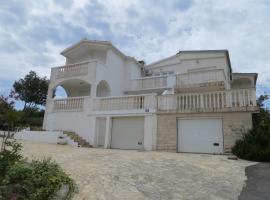 Hotel fotoğraf: Apartments with a parking space Rogoznica - 11679