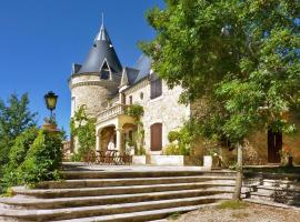 Hotel foto: Beautiful Château with Private Pool near Cahors