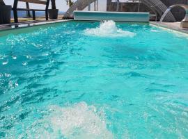 Фотография гостиницы: Three Stars Luxury House ART-PE with pool and SPA pool