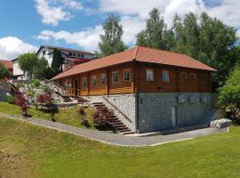 A picture of the hotel: Rooms with a parking space Grabovac, Plitvice - 12835