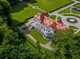 Pałac Łebunia, hotel in Łebunia