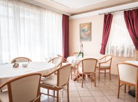 Kaiser Panzió, Hotel in Baja