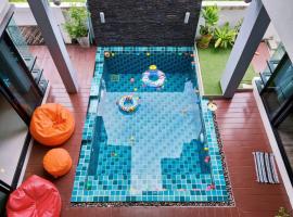 Richly pool villa@Phitsanulok, ξενοδοχείο σε Ban Ko