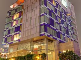 호텔 사진: Mosaic Hotel, Noida