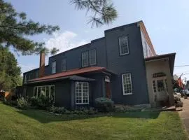 The Benchmark Inn