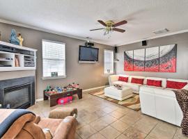 Hotel foto: Hampton Home with Fireplace and Close to Beaches!