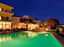 Sandy Bay Hotel