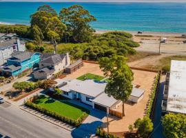 Ξενοδοχείο φωτογραφία: Coastal Estate wHot Tub Ocean Views Walk to Beach Restaurants & More