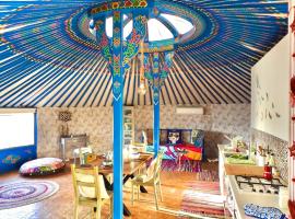 Hotel foto: Exclusive Nirvana yurts Glamping