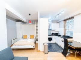 รูปภาพของโรงแรม: (St' Paul Cathedral) London Studio Apartment