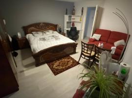 Hotel kuvat: 1 Chambre chez l habitant, 1 à 4 pers, Park ext, TAXI VTC 6places disponibles