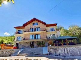 Hotel Mountain Mestia, מלון במסטיה