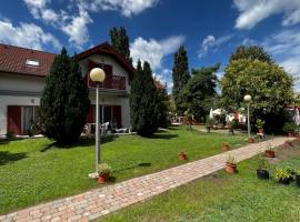 Hotel Foto: Zöld Zóna Zamárdi Üdülő