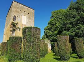 Zdjęcie hotelu: Medieval castle full of charm to rent