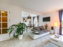 Hotel fotoğraf: Charmante Maison Climatisée avec son Jardin à 5 minutes de DIJON