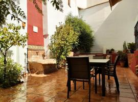 Zdjęcie hotelu: One bedroom apartement with city view enclosed garden and wifi at Granada